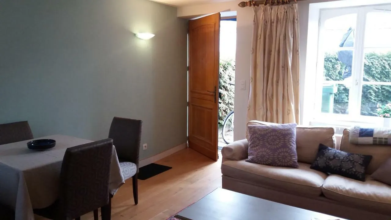 Holiday home La Petite Maison Bleue Taden